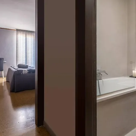 Centrale Venice Apartments *