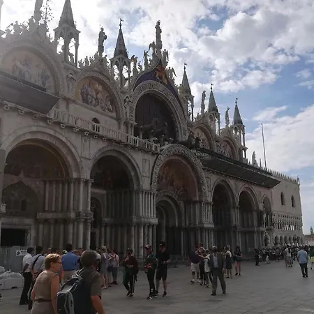 Centrale Venice Apartments *