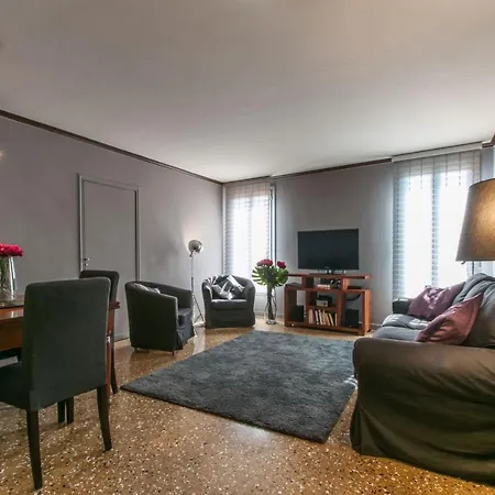 Centrale Venice Apartments *