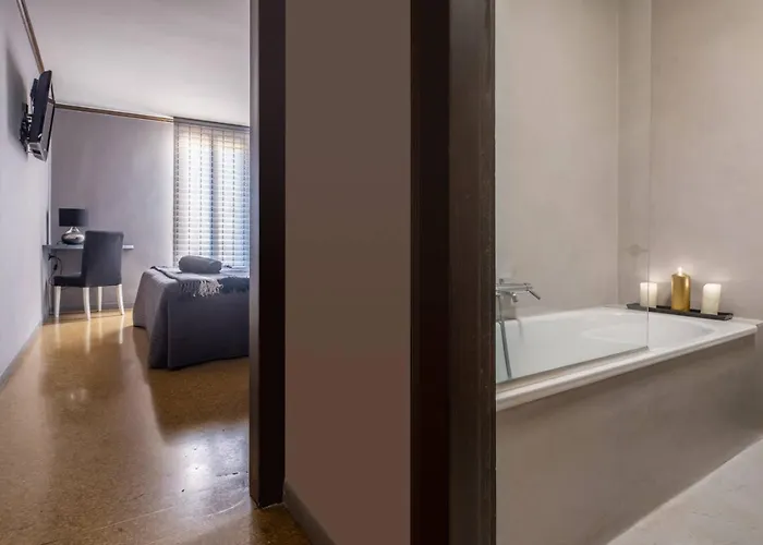 Centrale Venice Apartments *